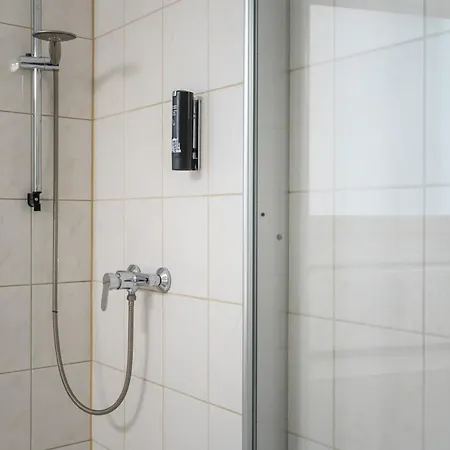 Spacious Family With 2 Bedrooms *