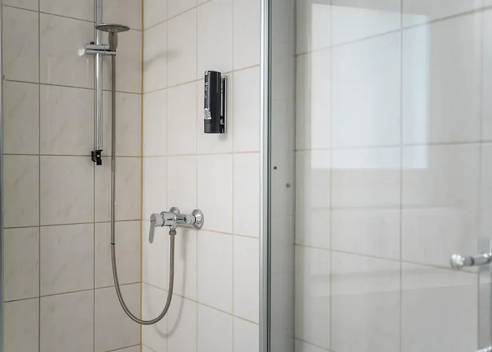 Spacious Family With 2 Bedrooms *