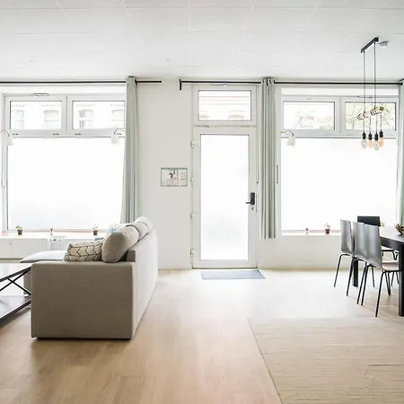 Spacious Family With 2 Bedrooms ברלין